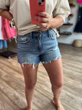 CARTER MEDIUM WASH SHORTS (S-L)