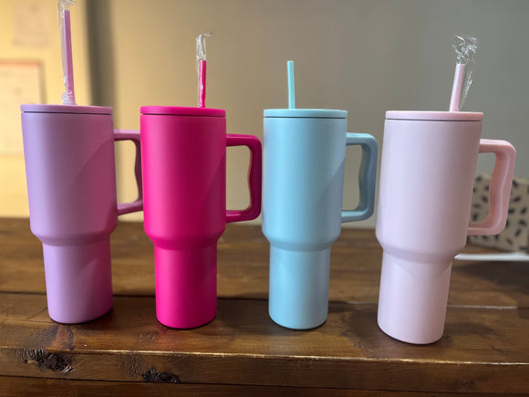 MODERN TUMBLER WITH STRAW